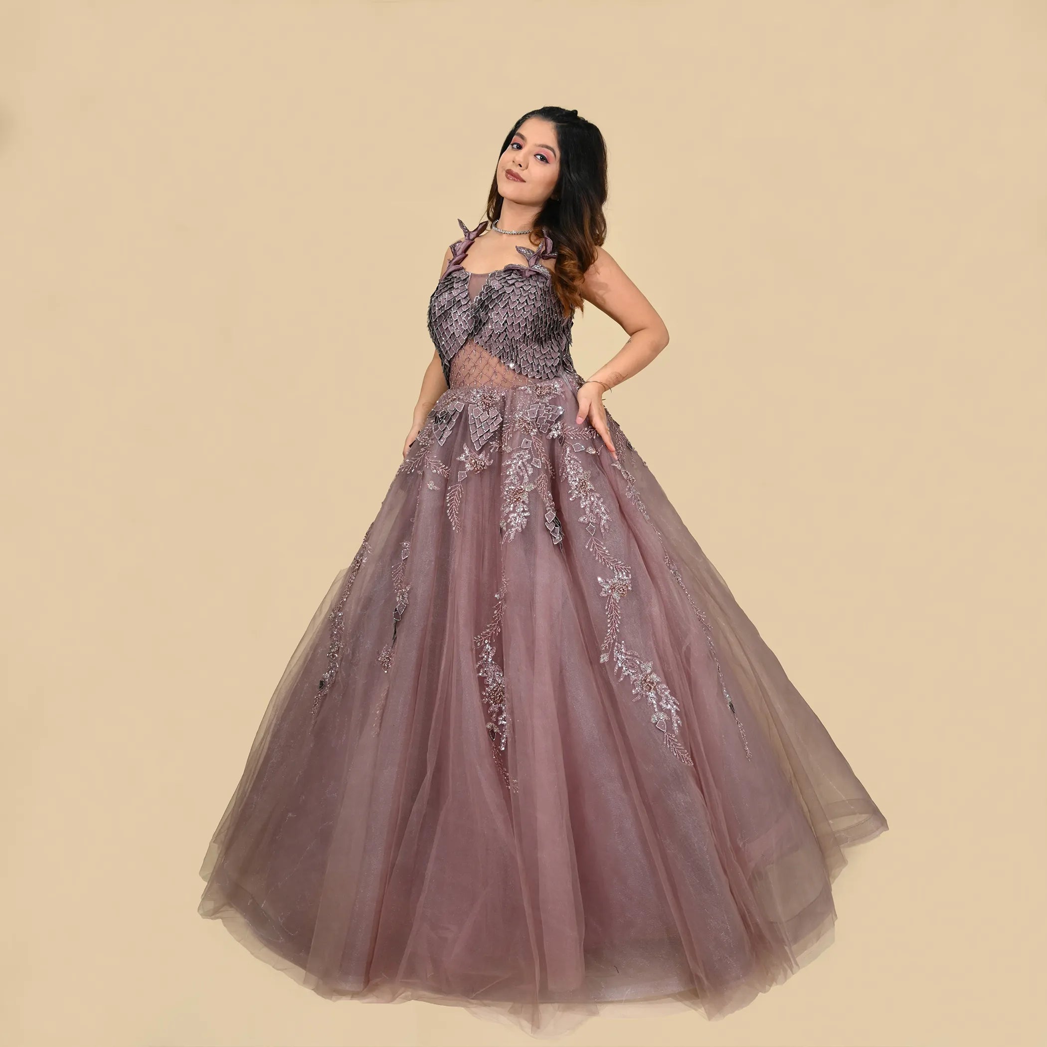 All Type Of Color Ladies Wedding Gown, Feature : Comfortable, Attractive  Designs, Size : XL at Rs 1,500 / Piece in Nagpur