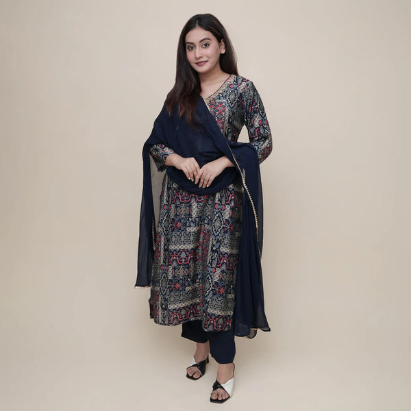 Vastrachowk Chic Straight Suit with Chiffon Dupatta